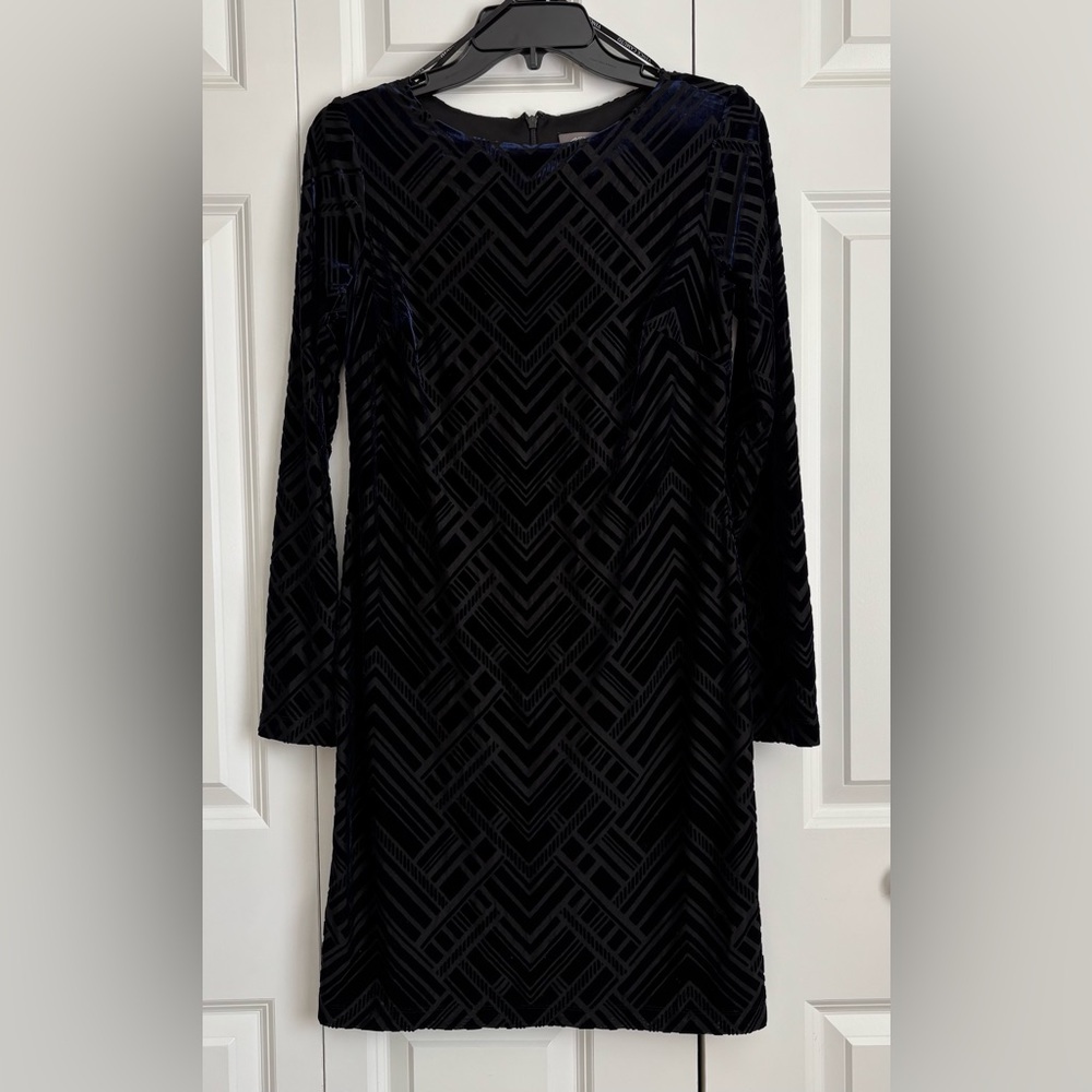 Elegant Black Geometric Pattern Dress